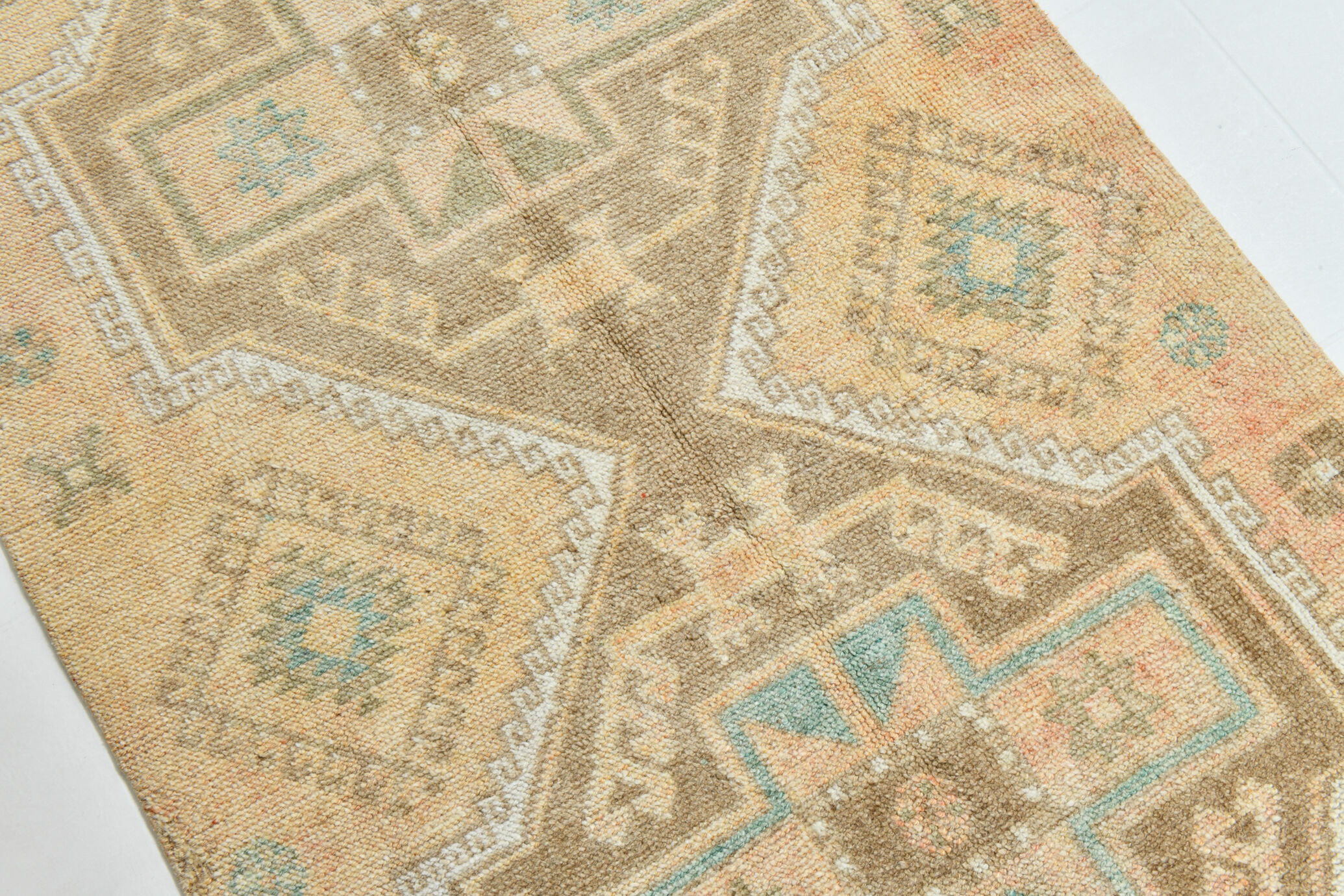 4x7 Soft Beige & Brown Oushak Vintage Rug 109x207Cm