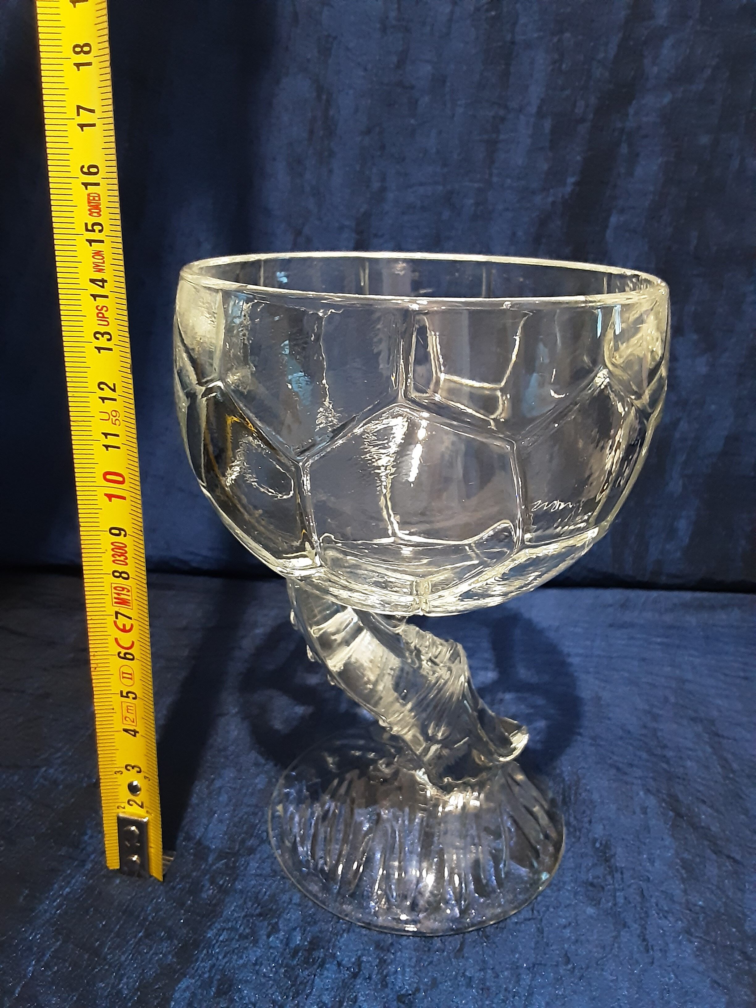 Pot with opaline lid