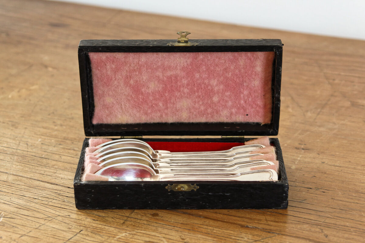 Set of 6 silver metal dessert spoons
