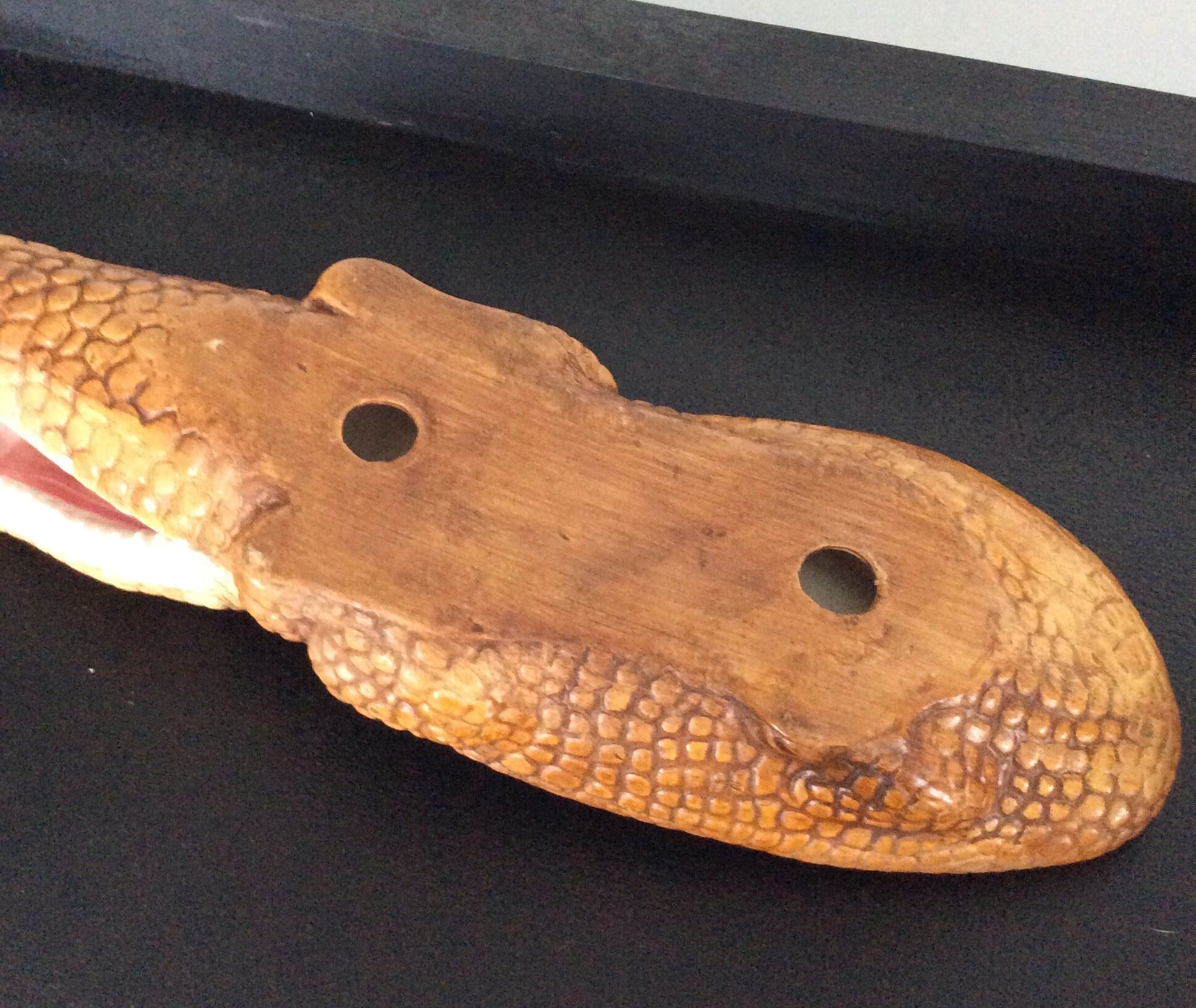 Empty vintage ceramic crocodile pocket