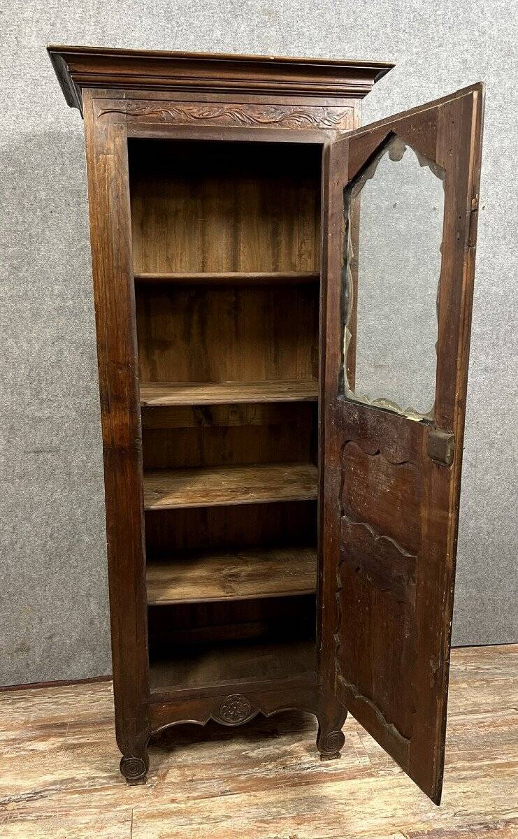 Provençal bonnetière from the Louis XV period in oak