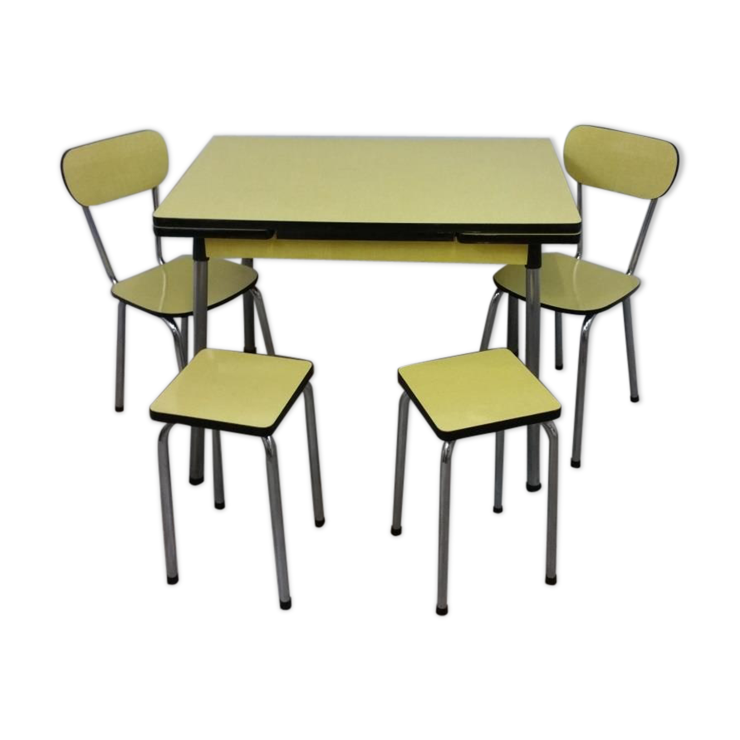 Table and chairs in formica yellow