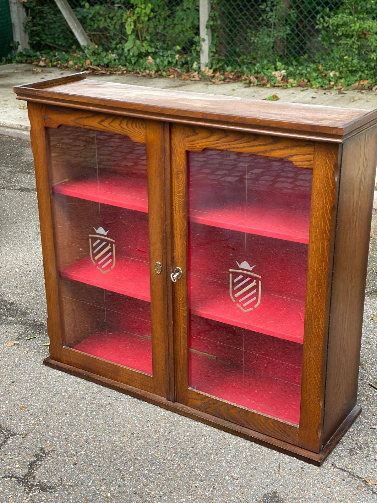 Basque Spanish wooden display cabinet buffet with 2 glass panels
