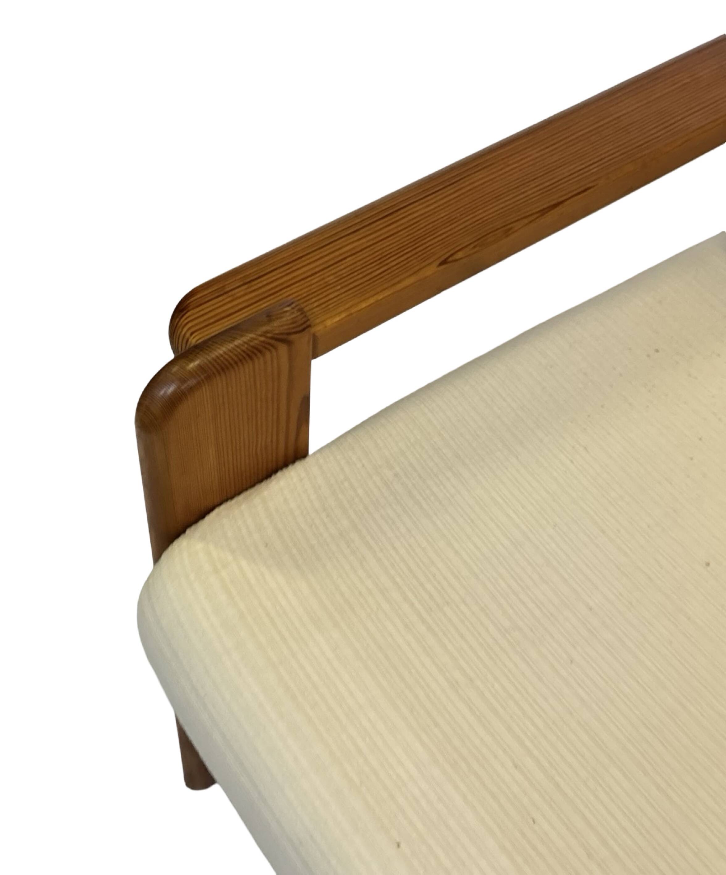 Canapé vintage deux places en pin des années 70 au design minimaliste