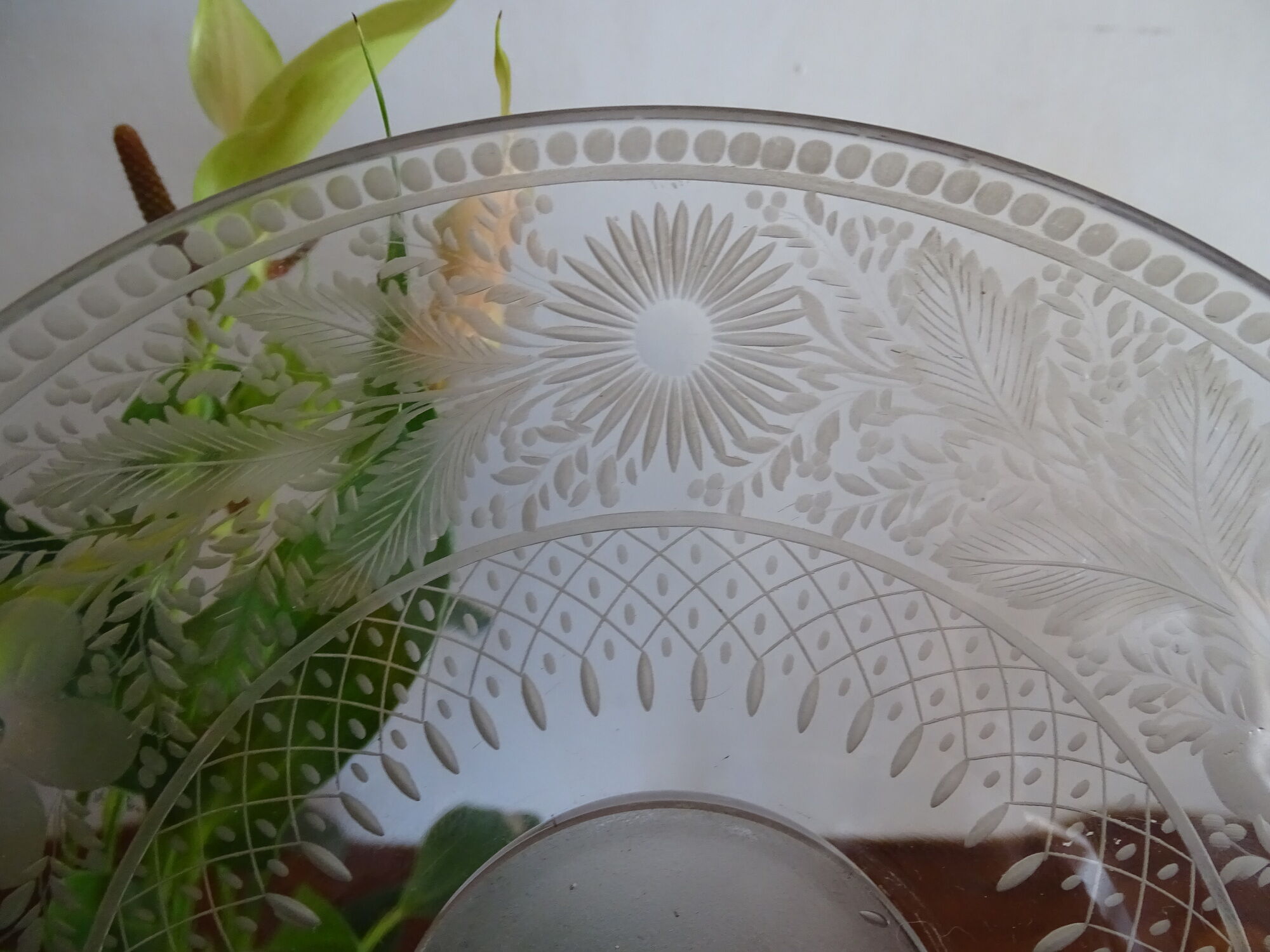 Plate with crystal heel engraved Saint Louis / Baccarat 19th century - 21.5 cm