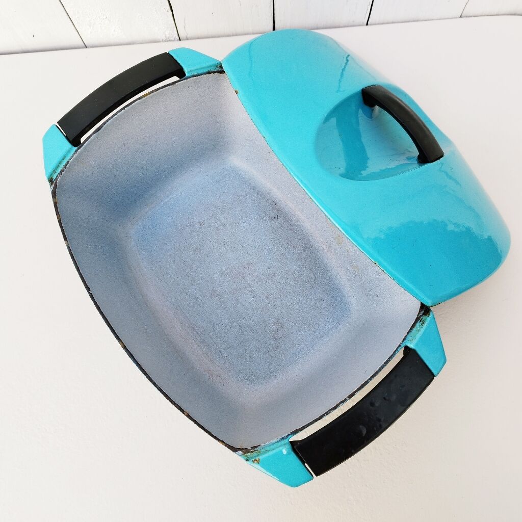 Enamelled cast iron casserole le Creuset Raymond Loewy