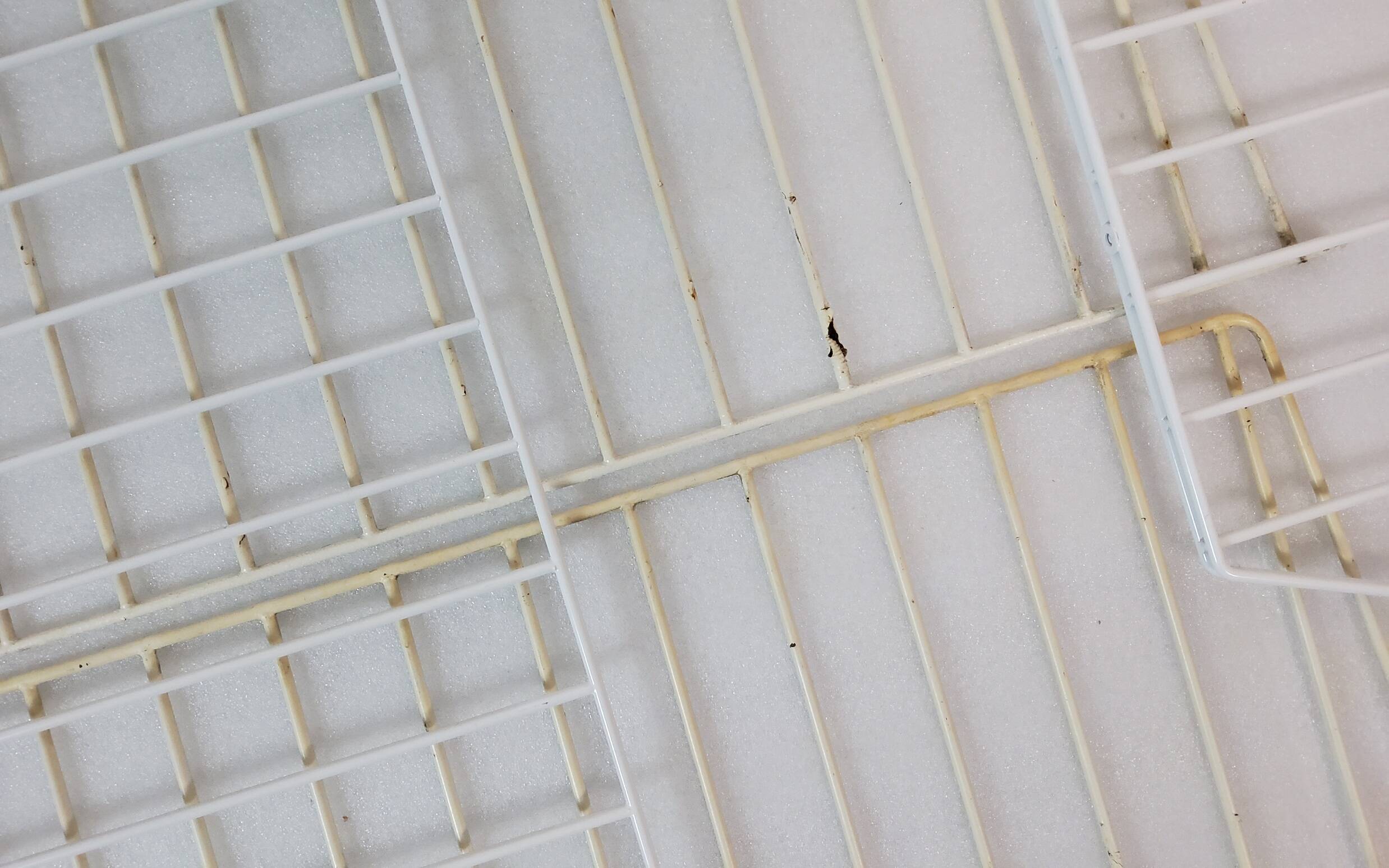 Vintage wall shelf by Nisse Strinning