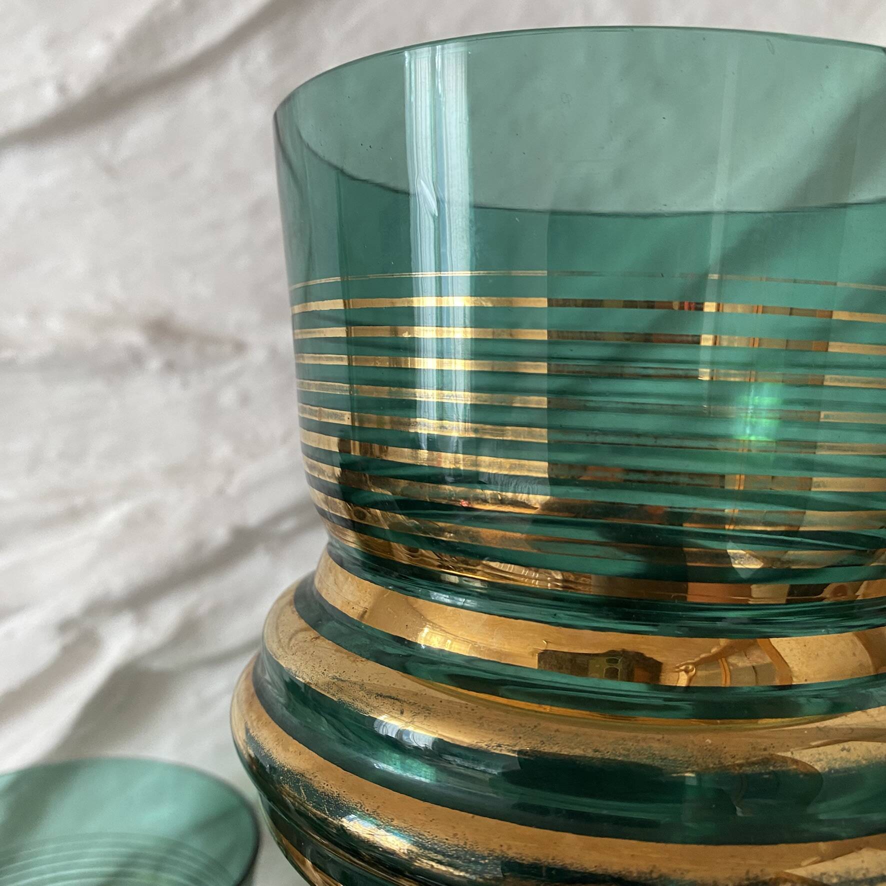 Paire de vases vert émeraude et doré , années 50-60