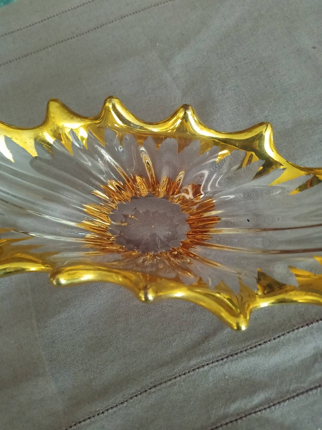 Crystal table centrepiece in very good condition.