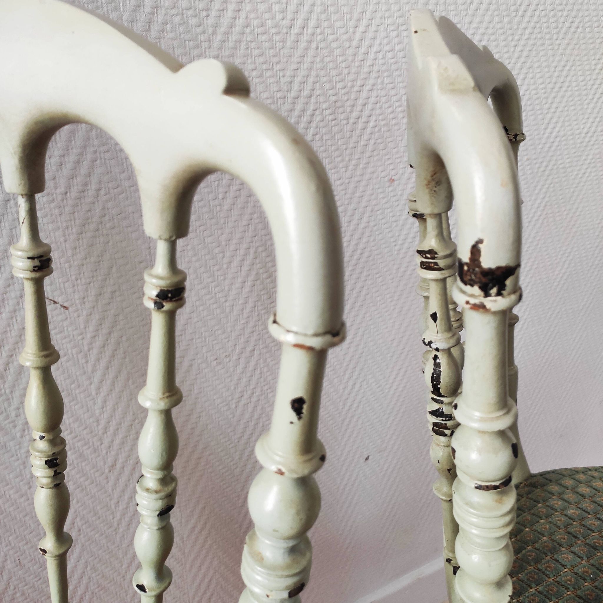 Paire de chaises Napoléon III patinées