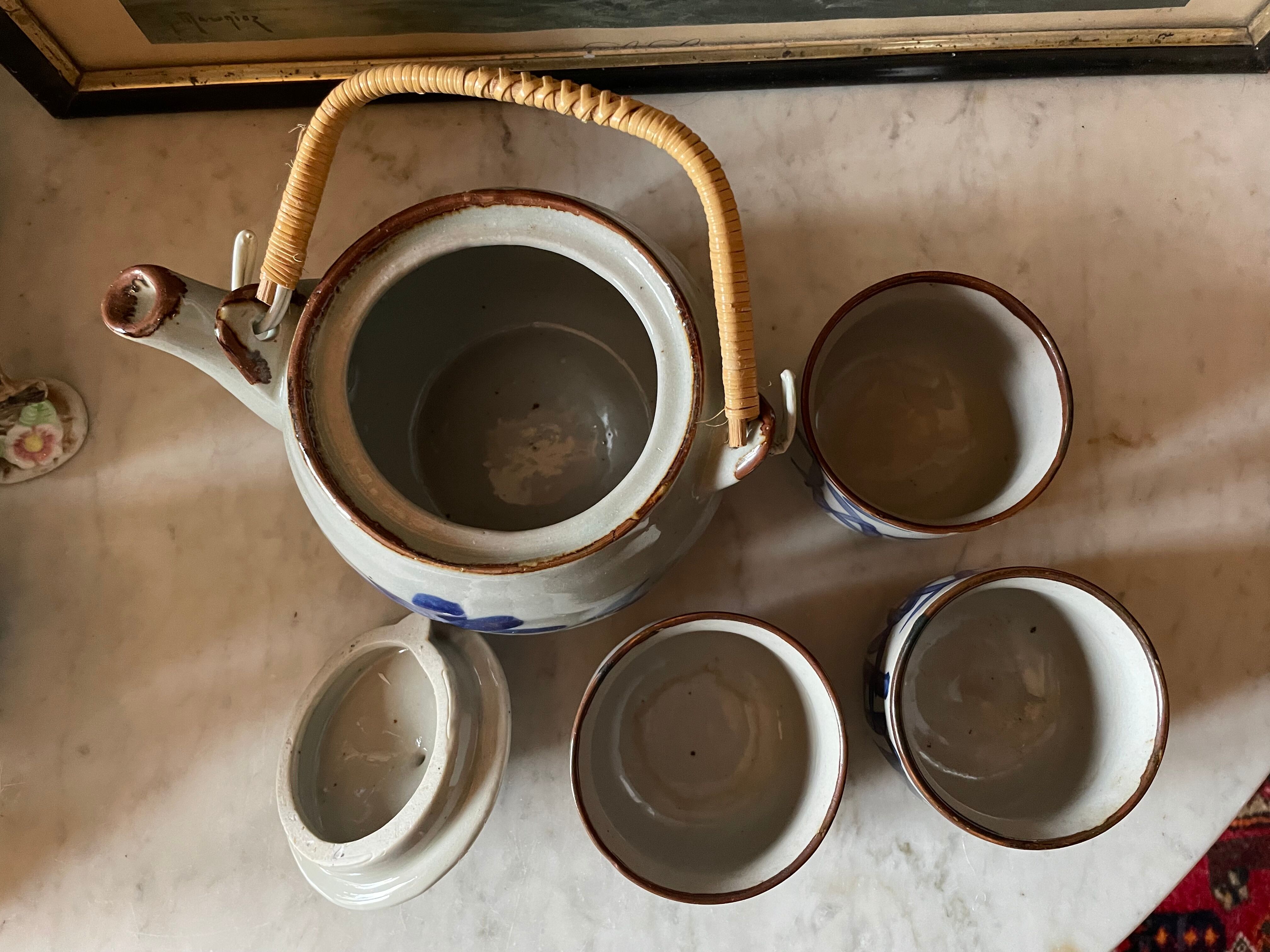 Stoneware tea set, 3 cups