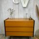 Commode à ailettes