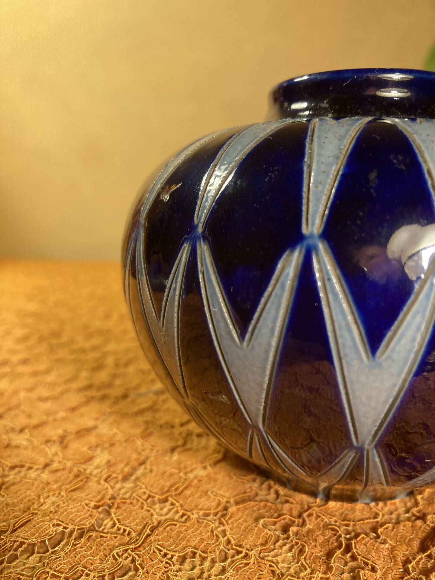 Miniature round vase Art Deco Hubert Krumeich