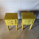 Paire de chevets vintage en bois sculpté – Finition jaune solei