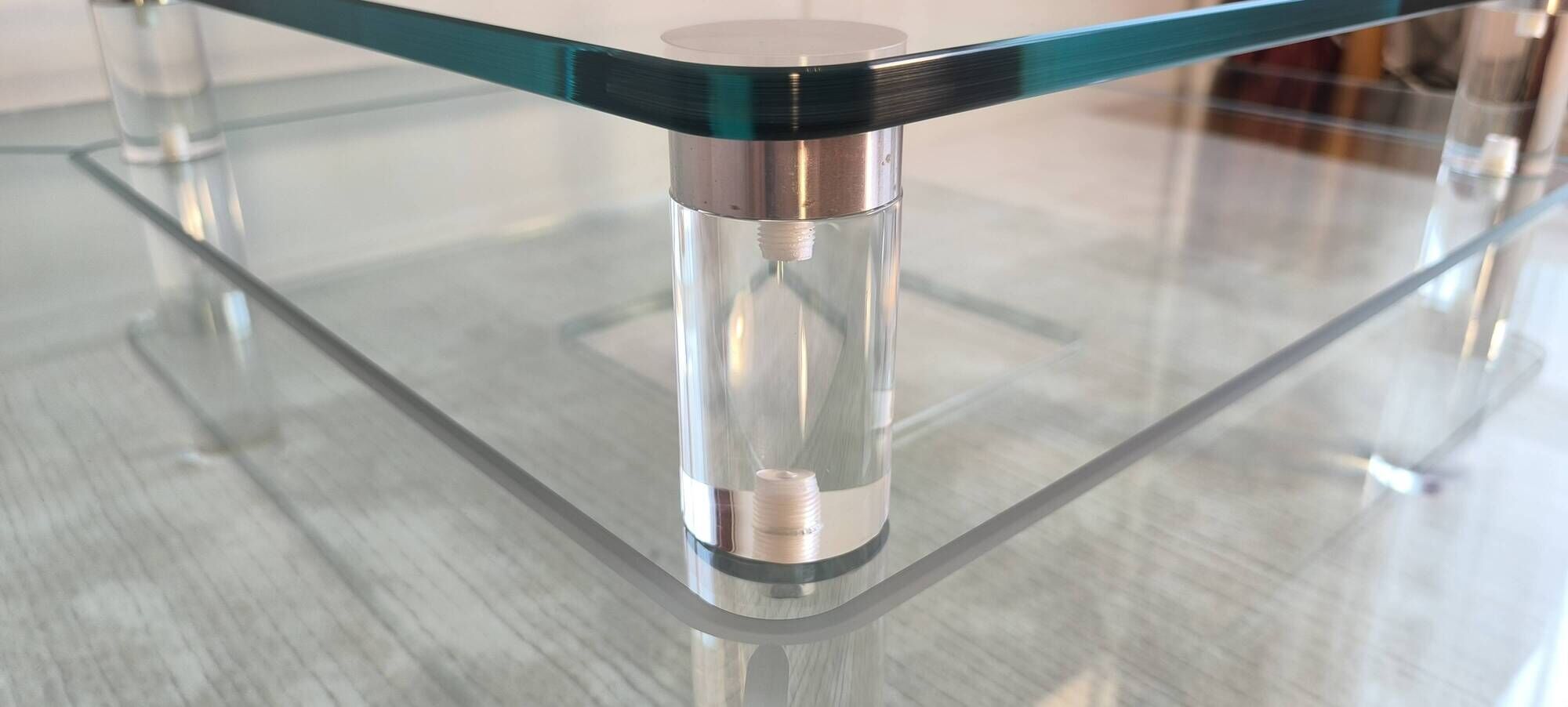 Marais international mtb110 - exceptional coffee table in altuglas & glass