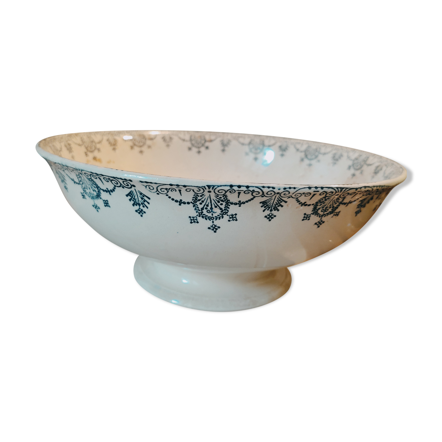 Old bowl in pedestic tiles