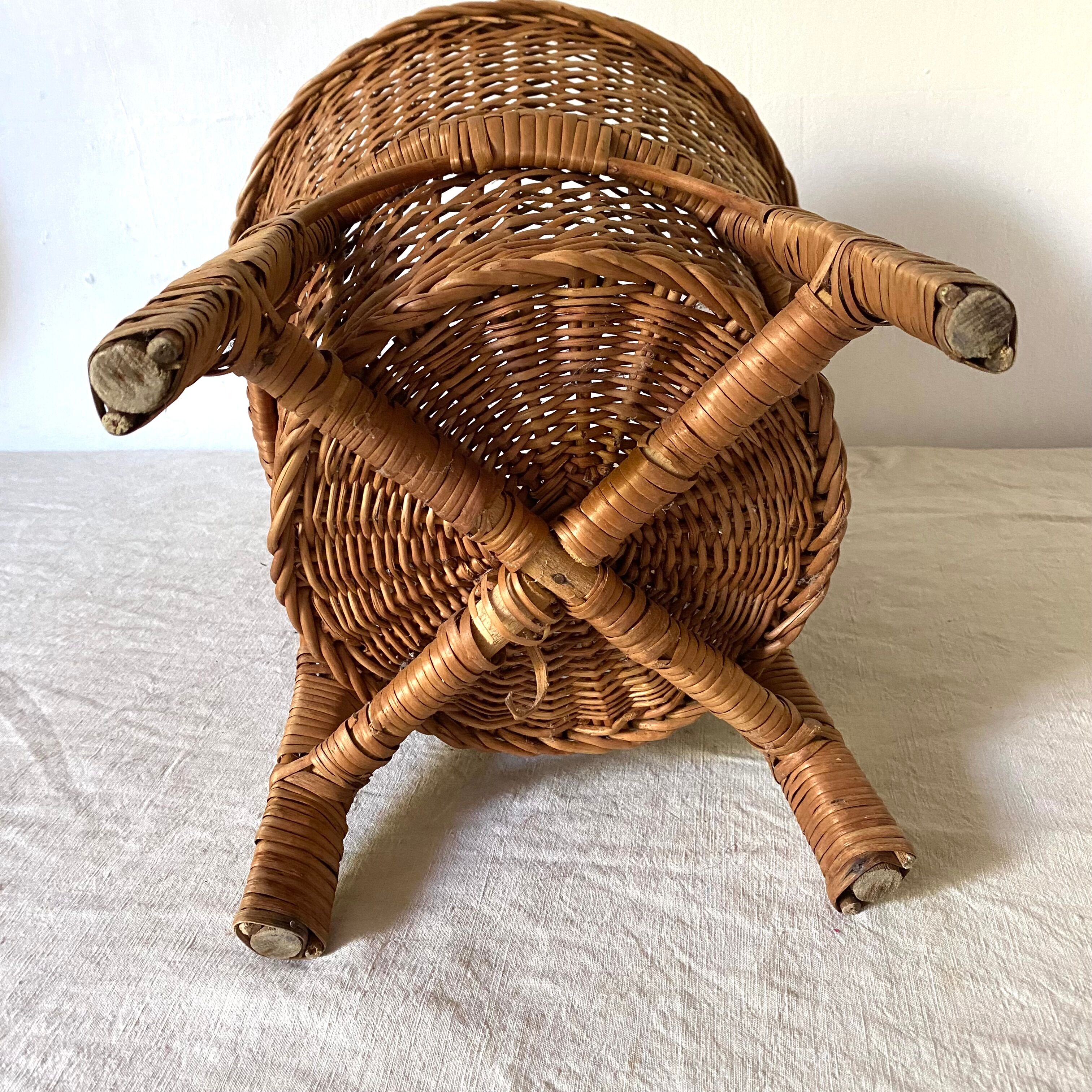 Plant holder, rattan pot cover