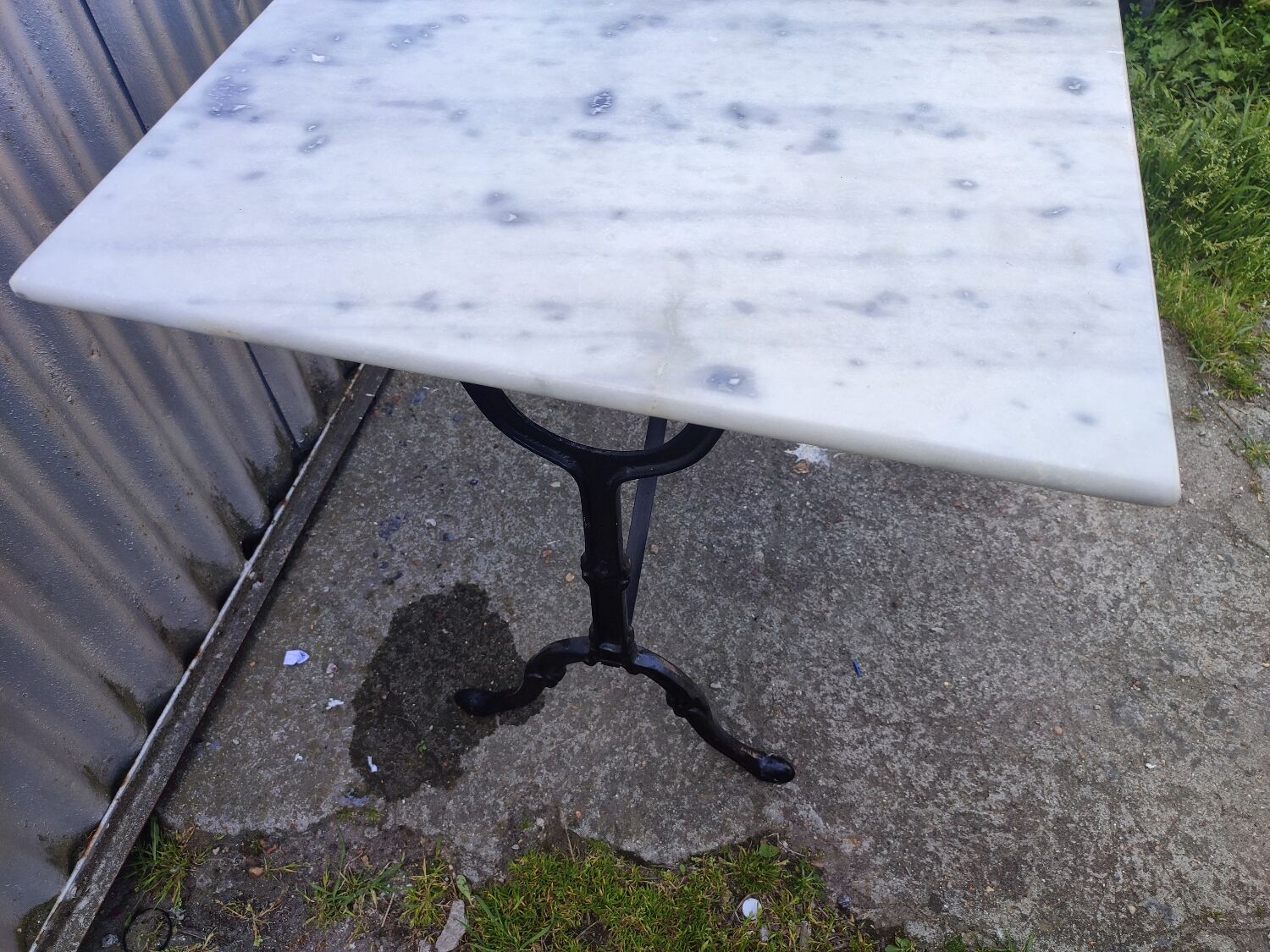 Table café bistro marble stone