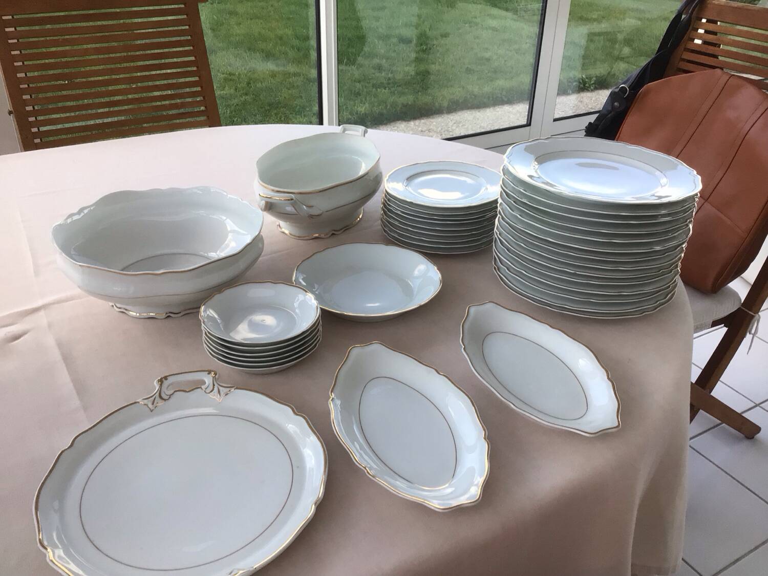 Porcelain dinner service
