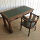 Bureau en chêne et cuir. Restauré.