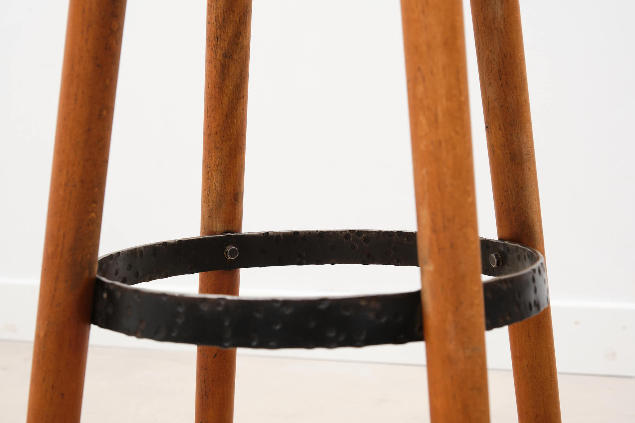 Wooden bar stool black