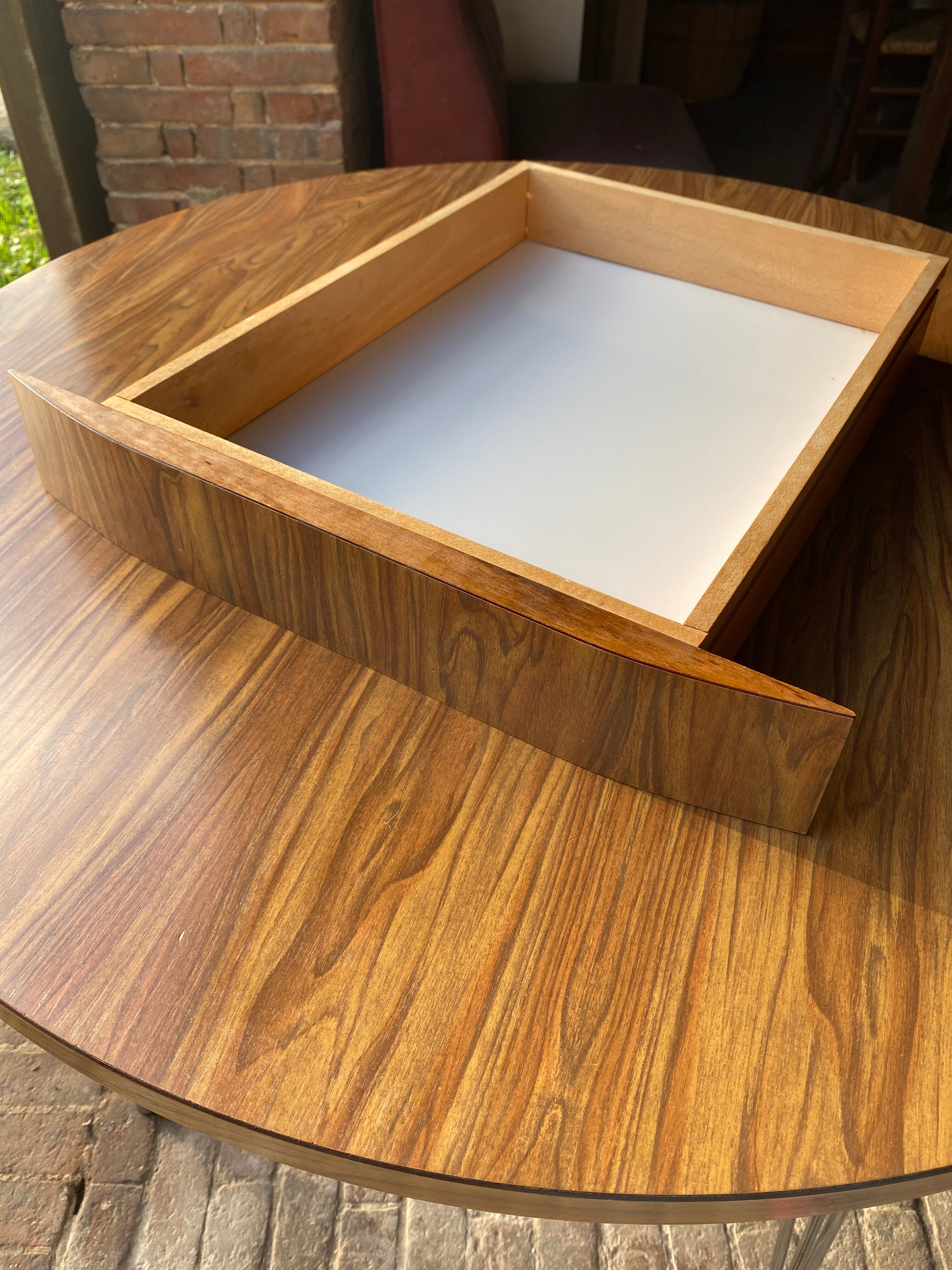 Table in formica eiffel legs