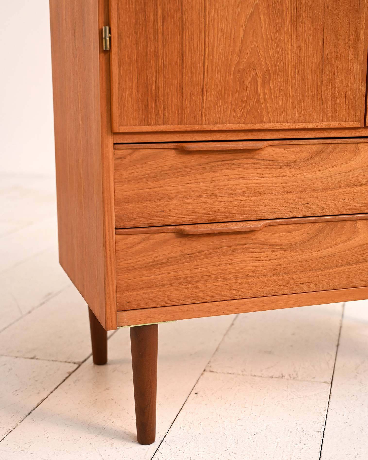 Scandinavian teak cabinet from the 1950s/60s