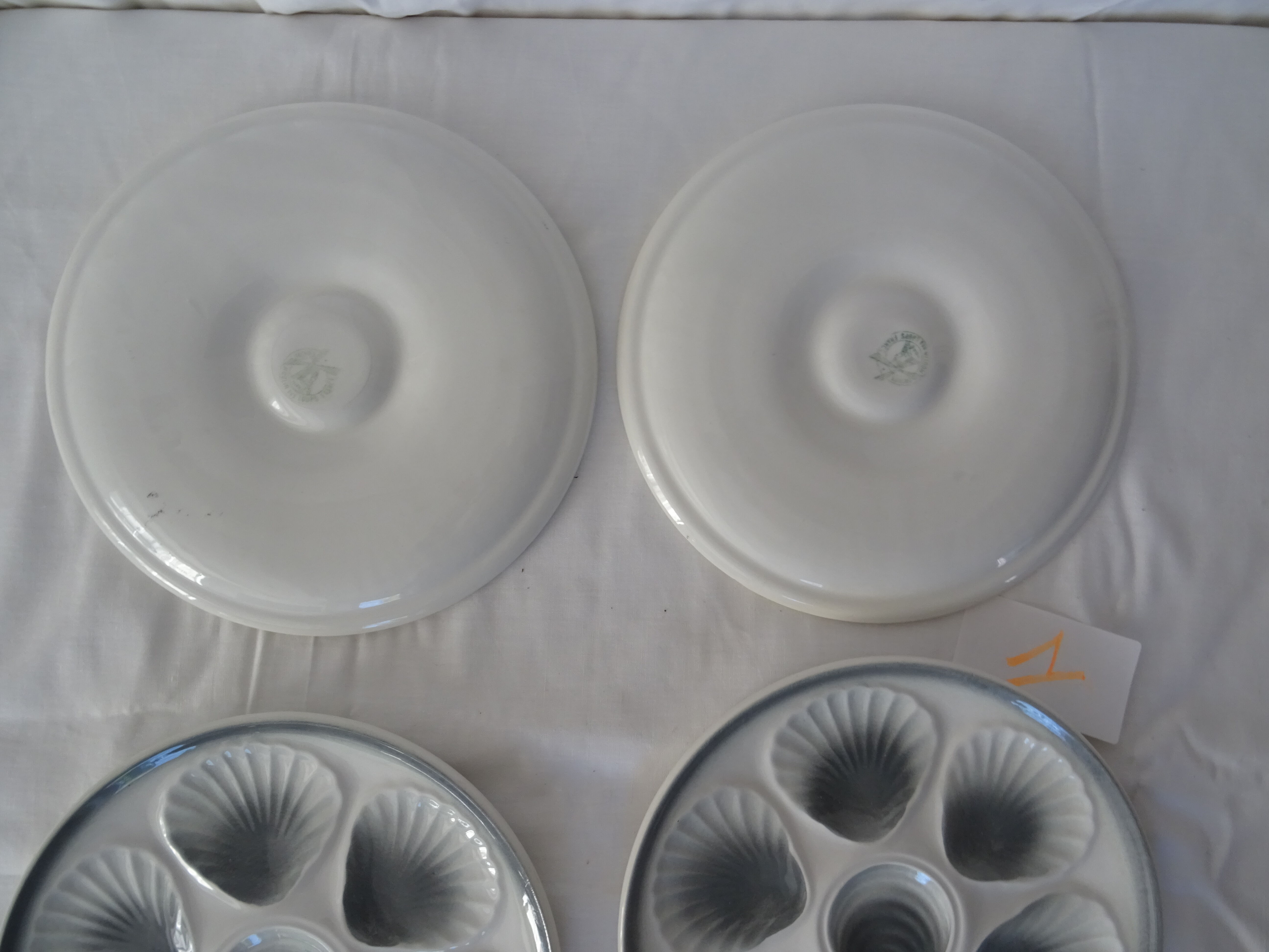 6 Plates oysters mills wolves 430112 shade of gray faience L1