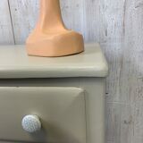 Dresser with compass feet