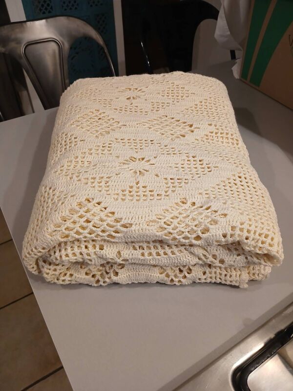 2 dessus de lit anciens en crochet