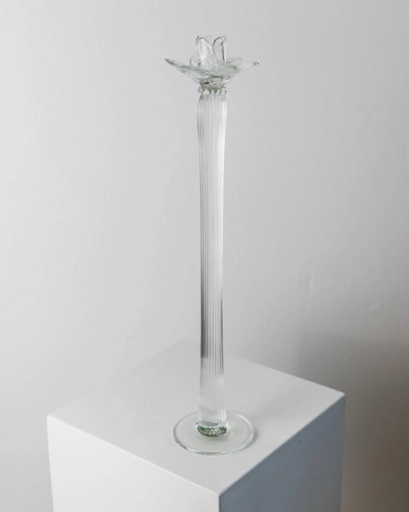 Grand porte-bougie vintage en verre de Murano avec tête de fleur - Verre transparent strié, Italie des années 1930