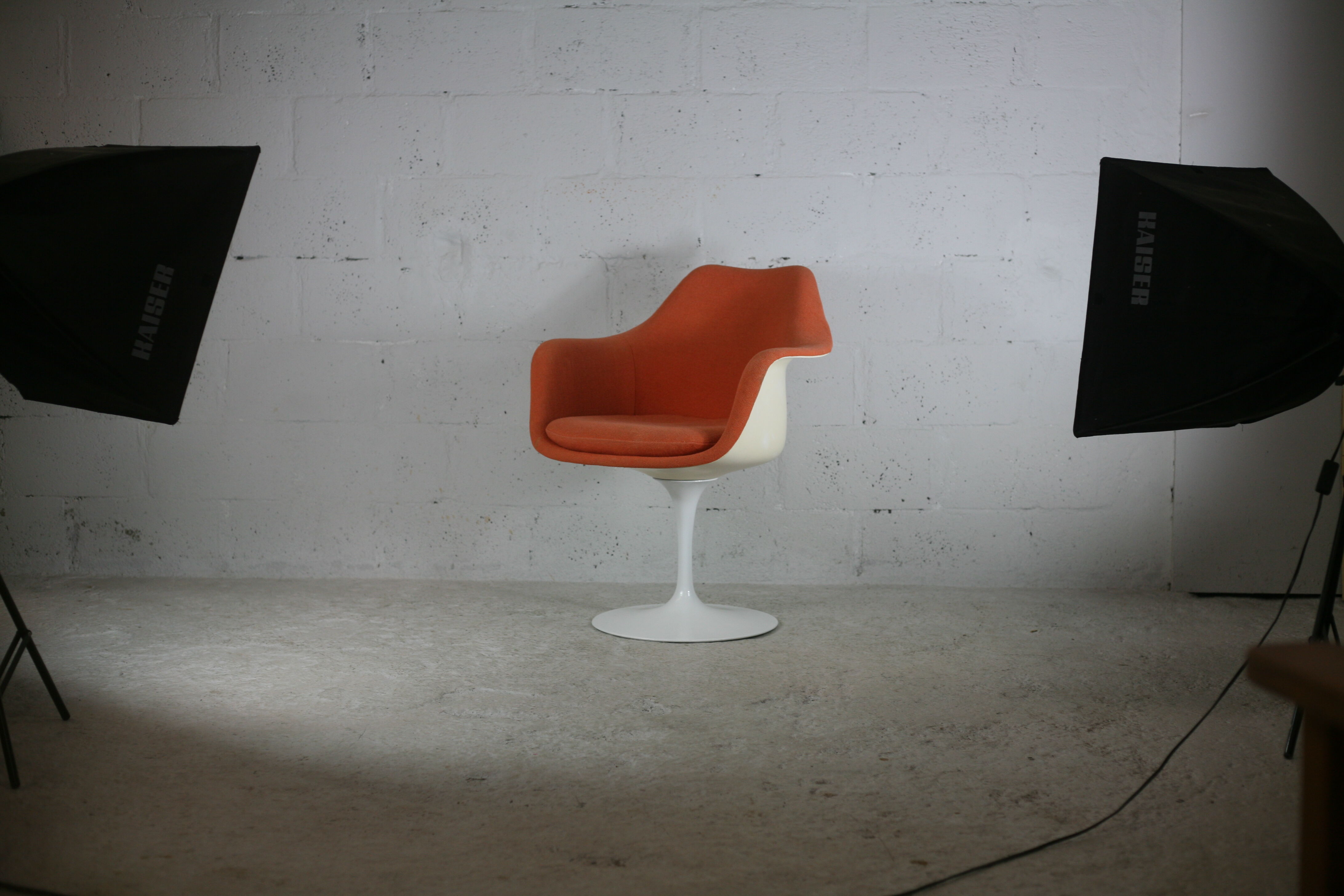Tulip swivel armchair, Signed Knoll, Eero Saarinen, USA, circa 1960.