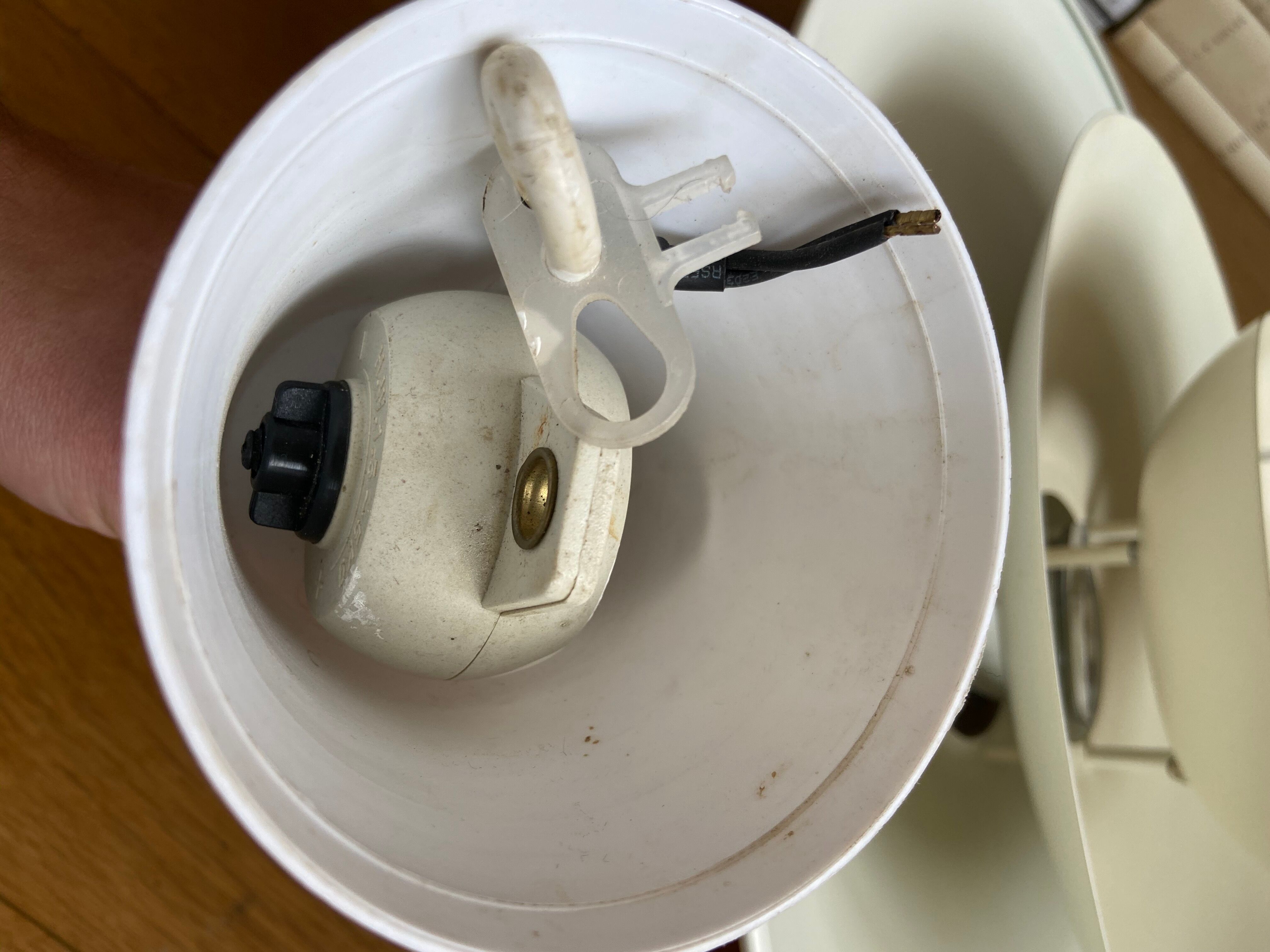 White metal suspension