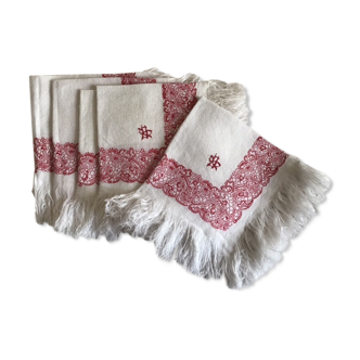 Set of 5 white and red towels