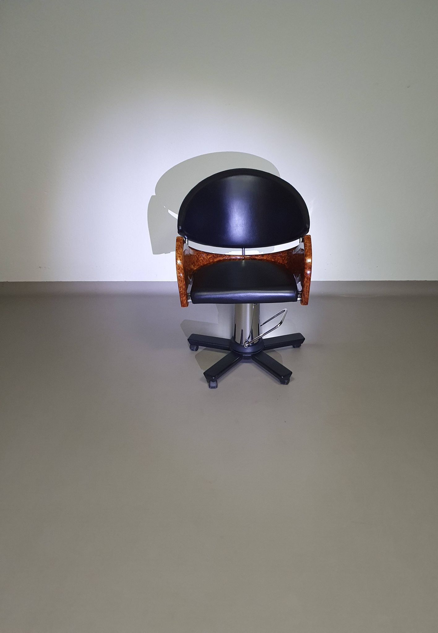 4 chaises de barbier italiennes des années 80, réglables en hauteur