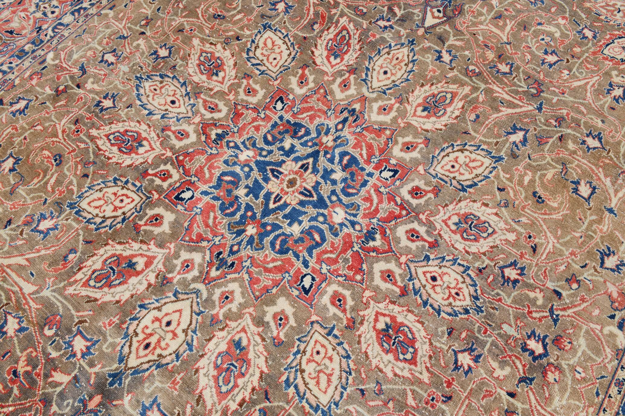 Large Antique Persian Carpet 300x397 cm, Medallion and Floral Patterns