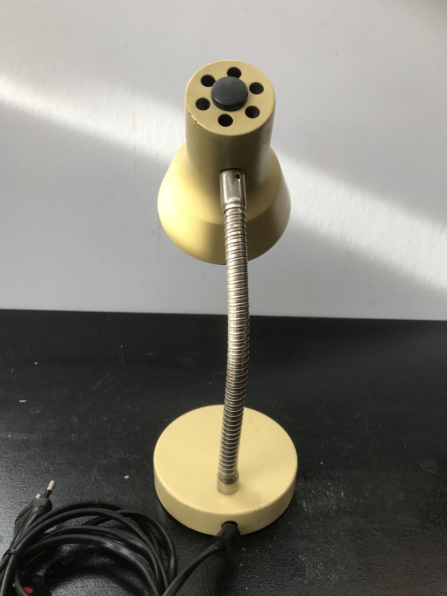 Beige metal desk lamp
