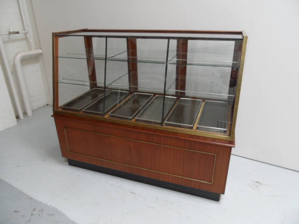 Vitrine de boulangerie vintage