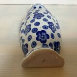 Bouquetière vase of blue flowers