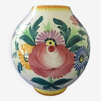 Vase globulaire en faïence vernissée polychrome à décor floral