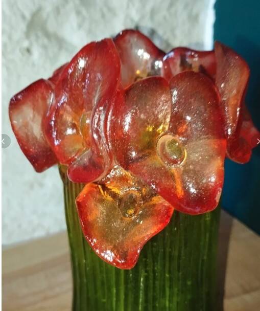 Pair of vintage bakelite vases resembling tulips – 1940s/50s