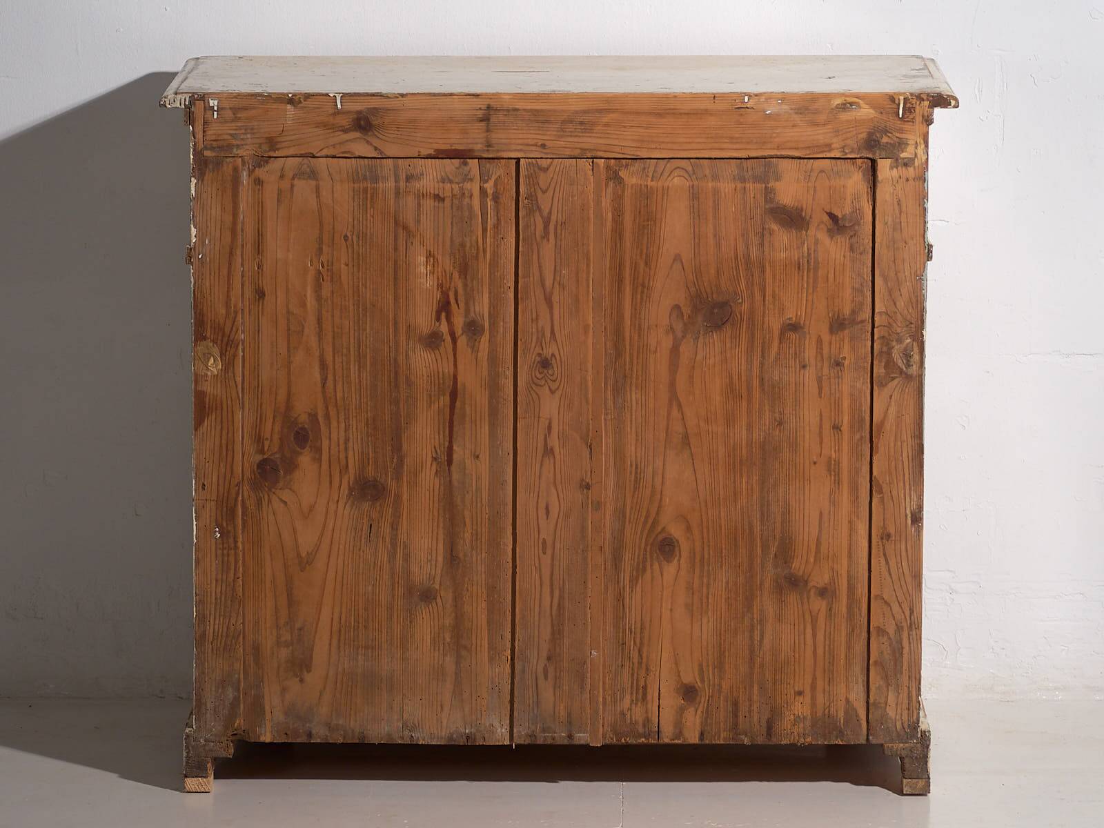 Ancienne commode blanche à deux portes (vers 1920)
