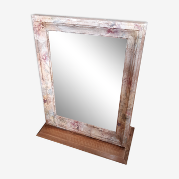 Miroir bois sur socle, patiné, fleurs