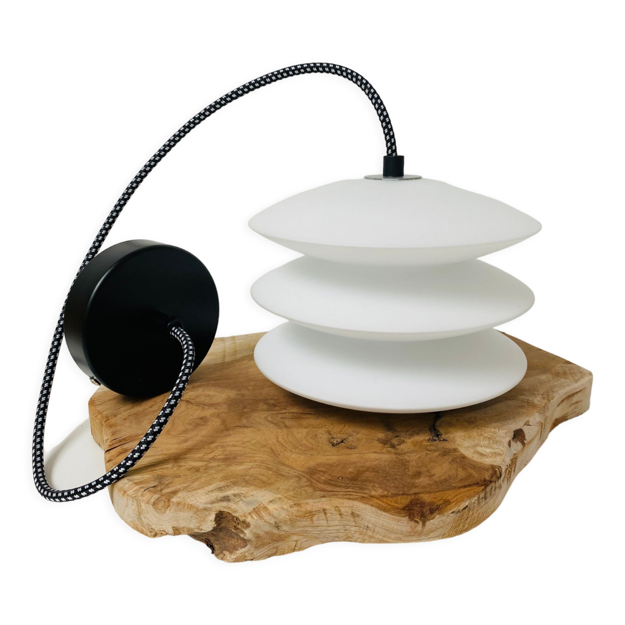 Corrugated opaline suspension