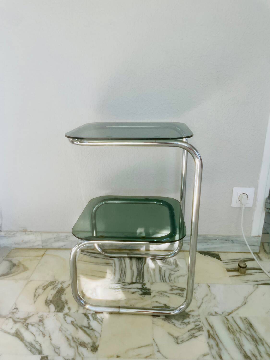 Side table, end table "Space Age" circa 1970 Roche Bobois