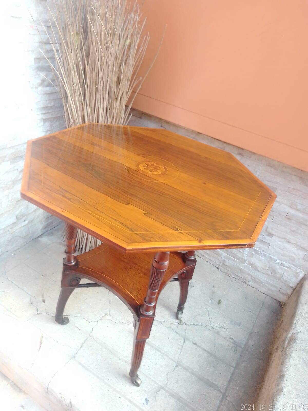 English pedestal table