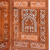 Indian screen with 4 leaves in teak wood with rich openwork decoration of grape leaves