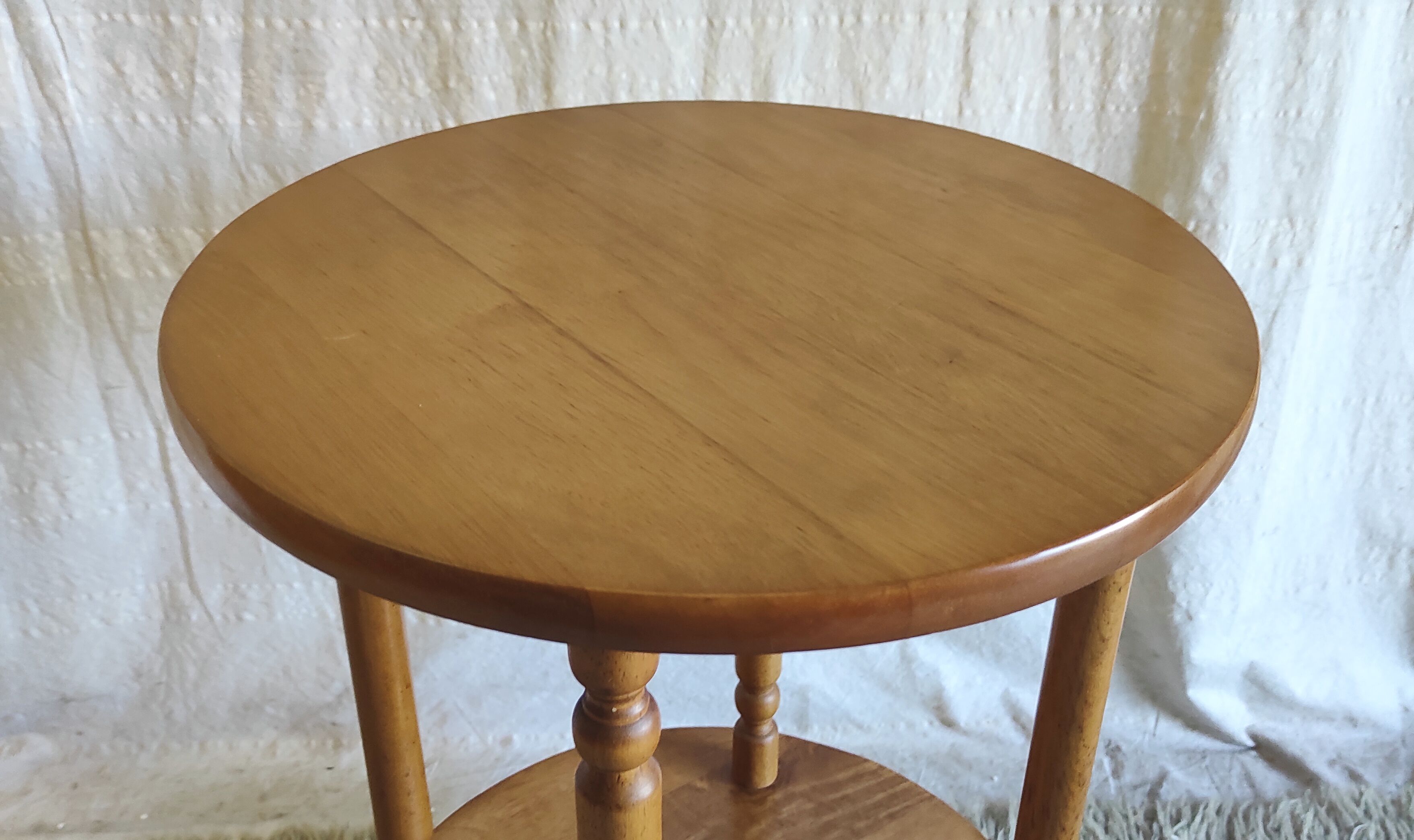Table d'appoint ronde en bois massif - mid.XXeme
