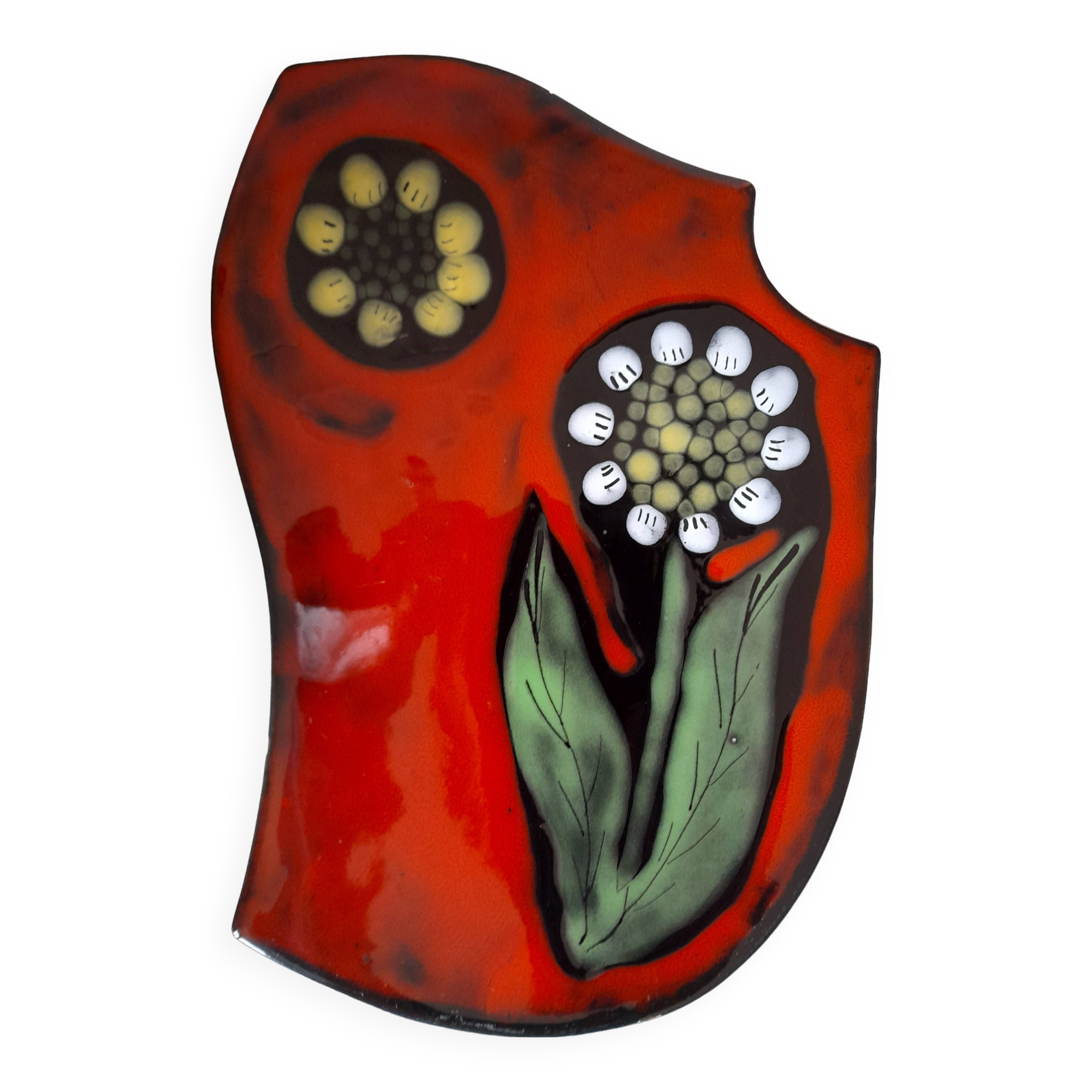Vintage ceramic dish with floral decoration