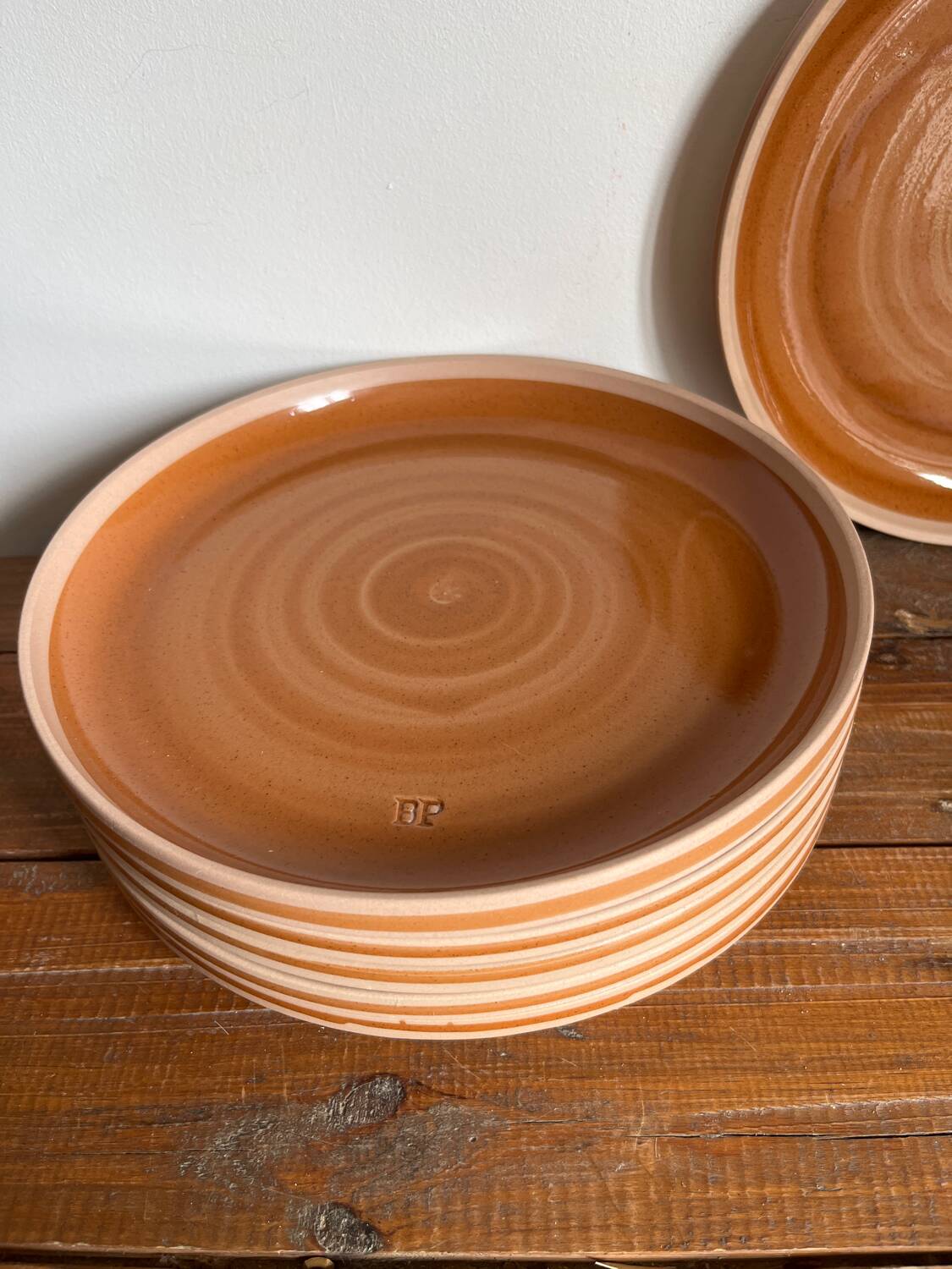 6 assiettes plates en grès